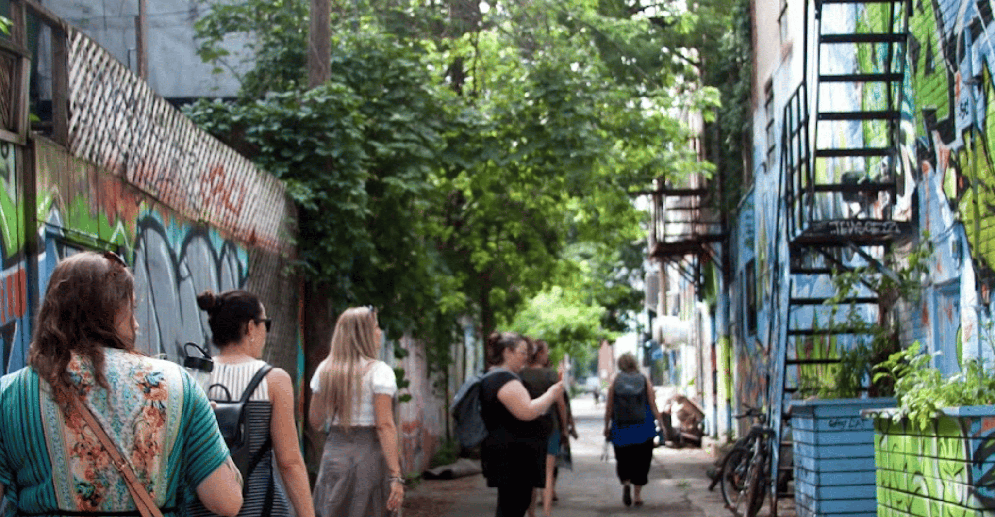 Montreal: Guided Walking Tour of Montreal's Murals photo 6