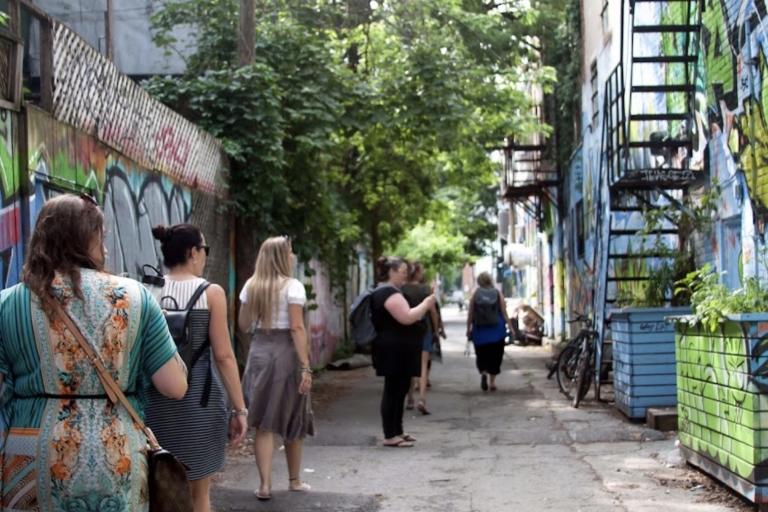 Montreal: begeleide wandeling door de muurschilderingen van MontrealGroepsreis in het Frans