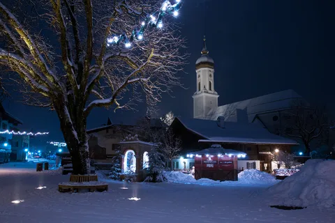 Garmisch-Partenkirchen: Excursão guiada a pé particular à noite