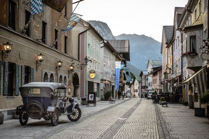 Garmisch-Partenkirchen, Private Evening Guided Walking Tour - Housity
