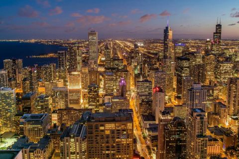 Chicago: Night Bus Tour with Skydeck Entry & Skyline Cruise