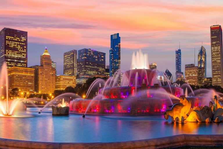 Chicago: tour notturno per piccoli gruppi con Skydeck e crociera sullo skyline