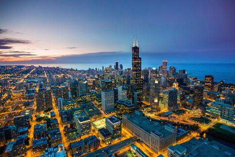 Chicago: tour notturno per piccoli gruppi con Skydeck e crociera sullo skyline