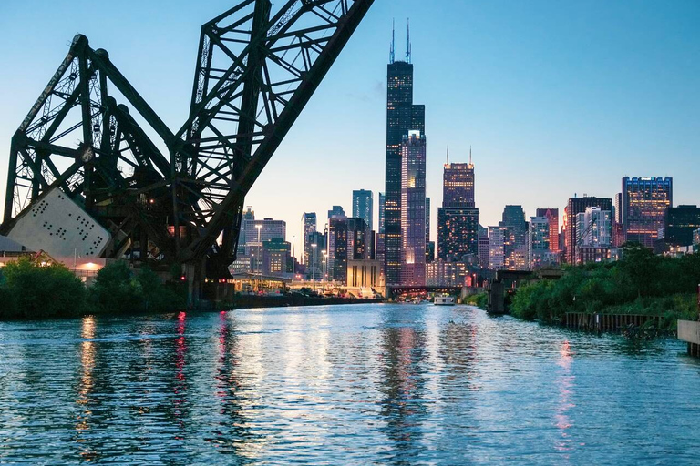 Chicago: Nattvandring i liten grupp med Skydeck och Skyline Cruise