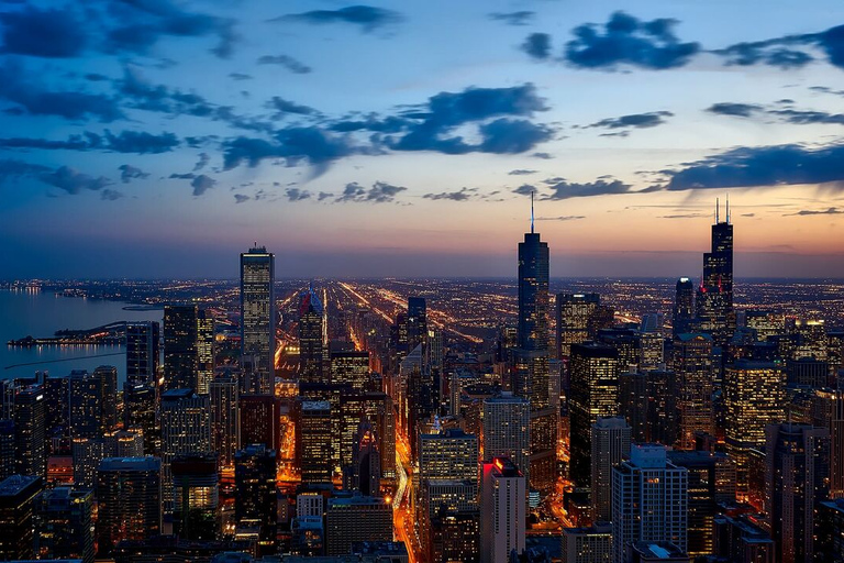 Chicago: Excursión Nocturna para Grupos Reducidos con Skydeck y Crucero por el Skyline