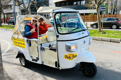 Boekarest: privétour met tuk-tuk aan de noordkant met ophaalserviceBoekarest: privétour met tuk-tuk aan de noordkant met transfer