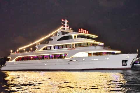 Istanbul: Bosphorus Dinner Cruise & Show with Private Table