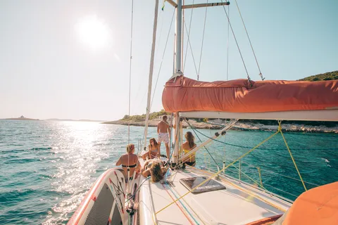 Au départ de Hvar : Les îles Pakleni et les rochers rouges - Excursion en voilier confortable