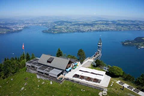 Van Luzern: Mount Bürgenstock met de veerboot en de kabelspoorwegVan Luzern: Mount Bürgenstock-tour per veerboot en kabelbaan
