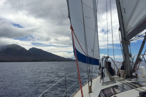 Lahaina: viaje privado en velero al atardecer y montañas del oeste de Maui