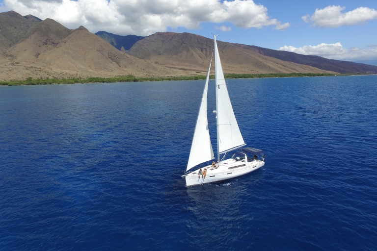 Lahaina: Private Sunset Sailing Trip & West Maui Mountains