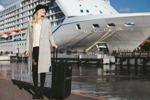 Hamburg: Private One-Way Transfer to or from Kiel Port