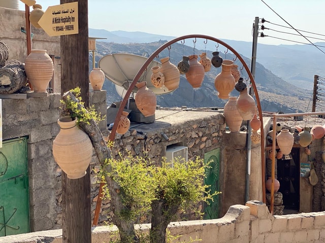 Van Muscat: Nizwa & Al Hamra met Jebel Shams Night Stay
