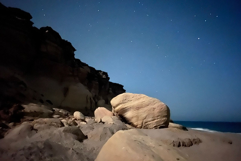 Desde Muscat: tour guiado de 2 días por Wadi Shab y Ras Al Jinz