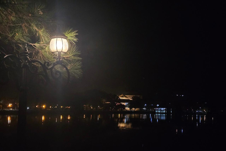Kandy: Night Tour with Boat Safari, Cultural Show & Temples