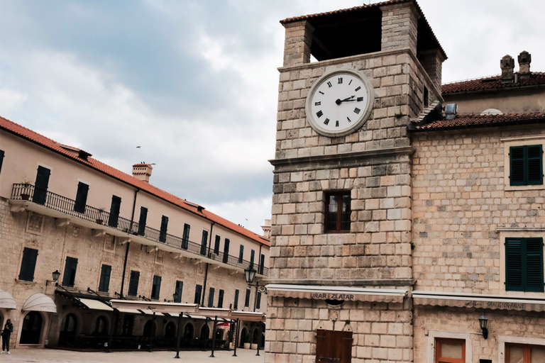 Kotor: Cooking class in a local home & old town walking tour Kotor: Cooking class experience & old town walking tour