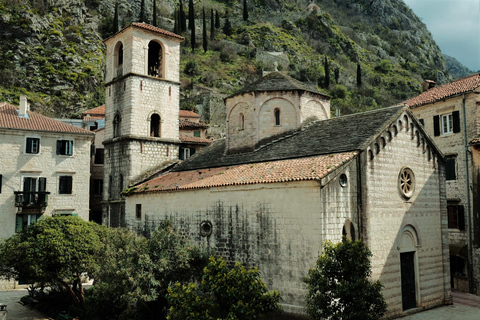 Kotor: Cooking class in a local home & old town walking tour Kotor: Cooking class experience & old town walking tour