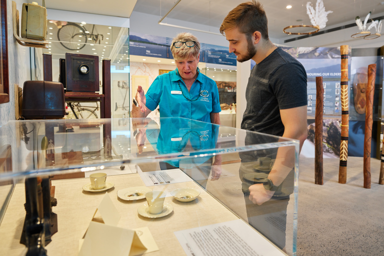 Cairns: Stadsrundtur med sevärdheter och middagskryssning på kvällenCairns: City Sights Tour med kvällskryssning