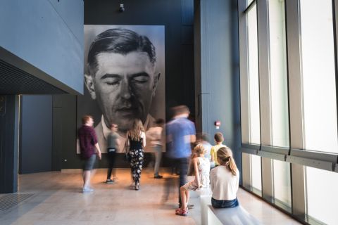 Brüssel: Eintrittskarte für das Magritte-Museum