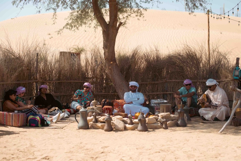 Al Qudra: experiencia en el oasis de Al Marmoom con cena beduinaTienda árabe con cena y traslados