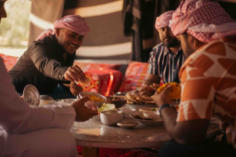 Dubai: Al Marmoom ochtendsafari per oldtimer met maaltijdPrivérondleiding