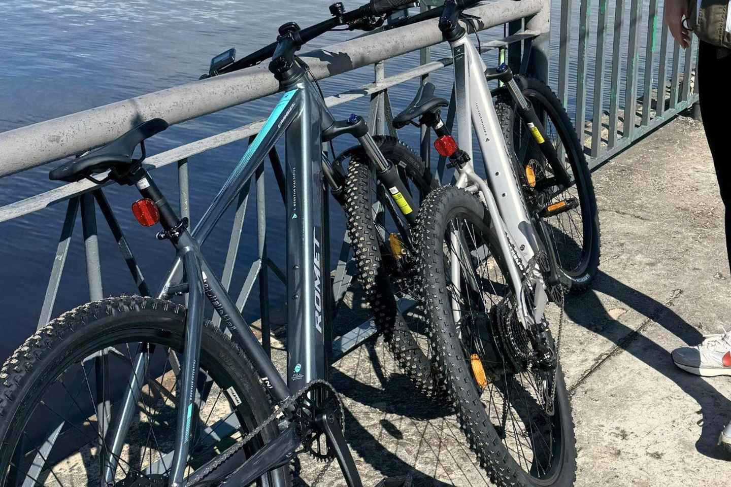 Riga: Electric Bike Rental with Helmet and Lock