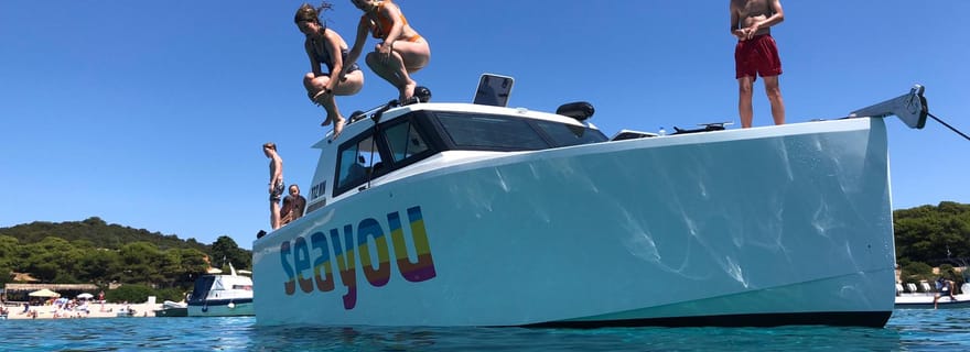 Au départ de Split : tour en bateau de luxe vers la grotte bleue et Hvar