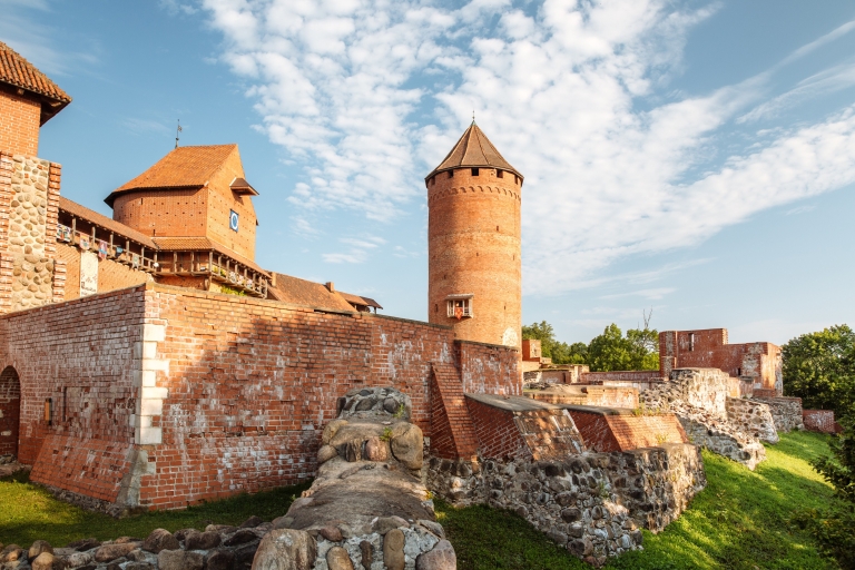 De Riga: transfert à Tallinn avec la réserve du musée Turaida