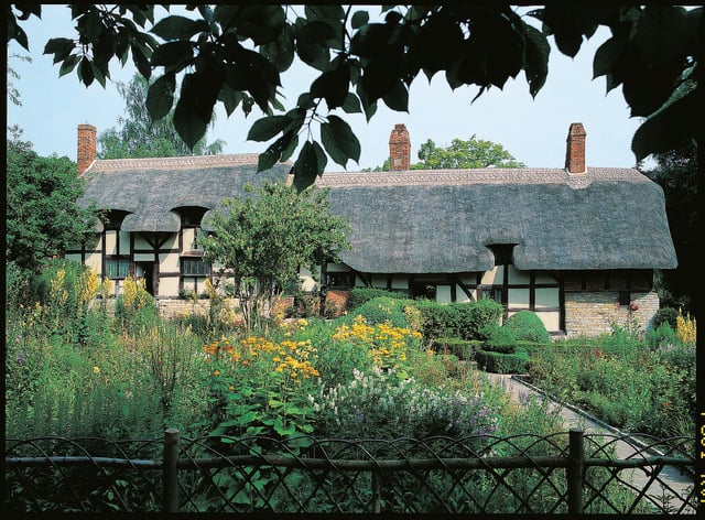 From Brighton: Stratford-upon-Avon &amp; The Cotswolds Day Trip