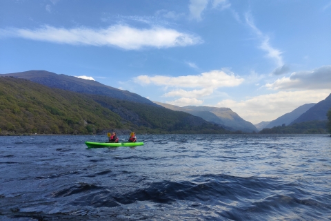 Snowdonia: aventura en kayak familiar guiada por Llyn Padarn