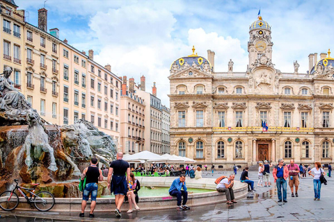 Private City Highlights Walking Tour with a Local Guide