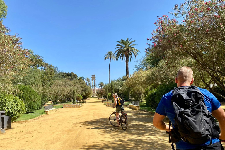 Sevilla: 2,5 uur privérondleiding door de stad per fietsSevilla: 2,5 uur privé stadstour per fiets