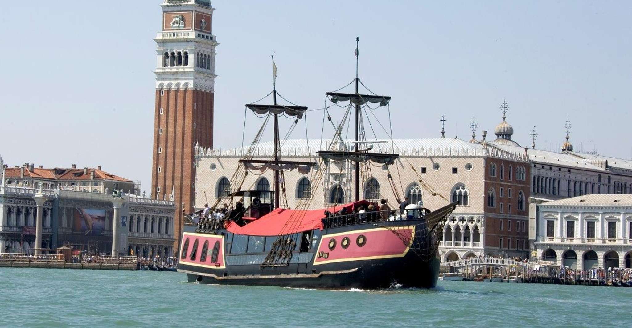 Venice: Venetian Lagoon Tour and Galleon Dinner