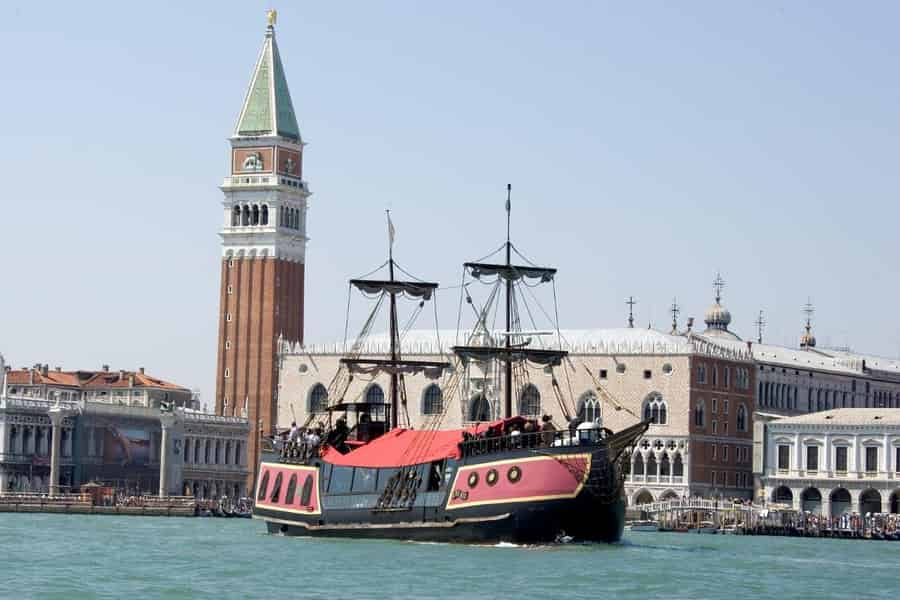 Venedig: Tour durch die venezianische Lagune und Abendessen auf der Galeone. Foto: GetYourGuide