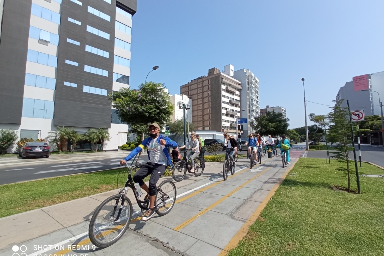 Miraflores : Visite guidée à vélo du Barranco bohèmeMiraflores: visite guidée à vélo de Barranco