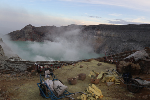 Bali: Excursão guiada a pé noturna ao Monte Ijen com café da manhãBali: Excursão a pé noturna guiada pelo Monte Ijen com café da manhã