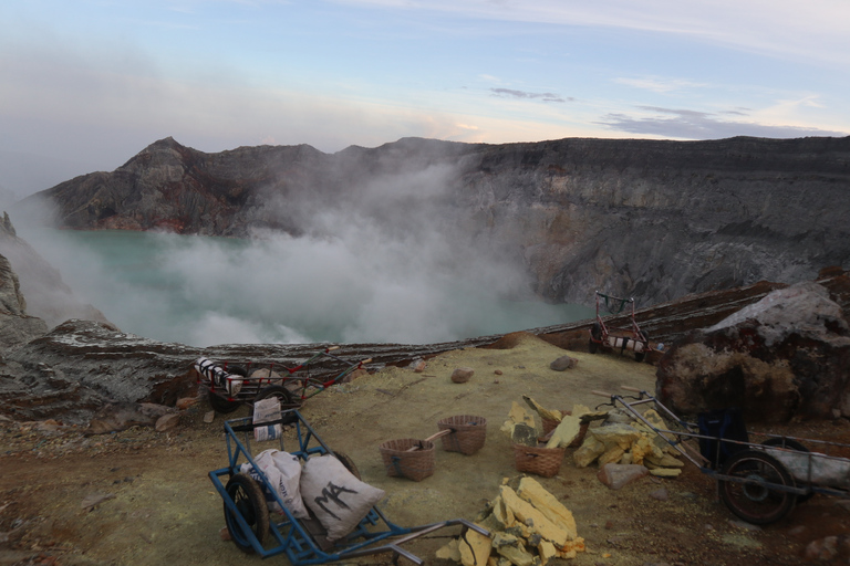 Bali: Geführte Nachtwanderung zum Berg Ijen mit Frühstück