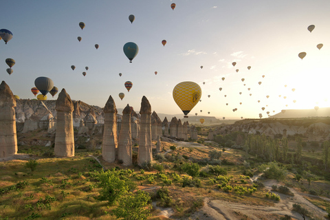 Goreme: zonsopgang heteluchtballonvlucht boven Cappadocië