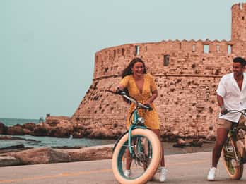 Rhodes : Visite guidée en vélo électrique rétro avec photographe personnel