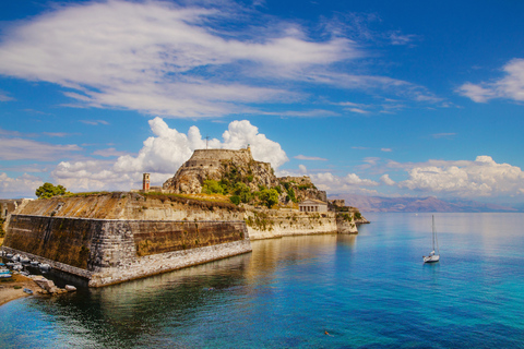 Saranda: Excursión de un día a la ciudad de Corfú y Palaiokastritsa con cruceroPunto de encuentro