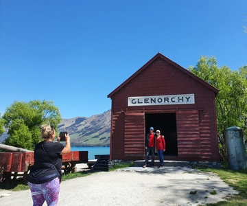 From Queenstown: Half Day Trip to Glenorchy by Coach