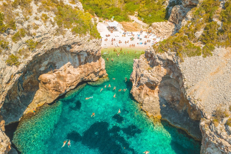 Vanuit Trogir en Split: dagtocht Blauwe Grot en 5 eilandenVanuit Trogir: dagtocht Blauwe Grot en 5 eilanden