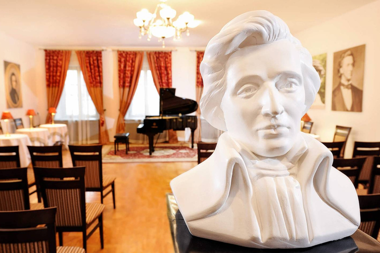 Krakau: Chopin-Klavierkonzerte in der Chopin-GalerieKrakau: Chopin-Klavierkonzerte im Chopin-Konzertsaal