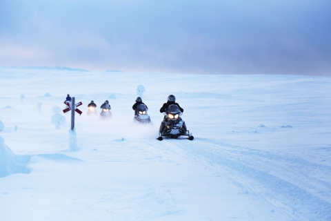 Z Sirkka: Wyprawa skuterem śnieżnym z przewodnikiem po Snow Village