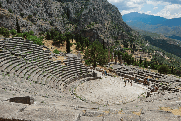 Desde Atenas: excursión privada de un día a la mítica Delfos y Arajova