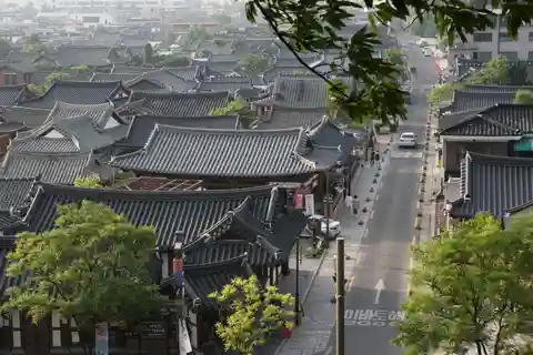 Jeonju Hanok Village Full-Day Tour:Jangtaesan Autumn Foliage