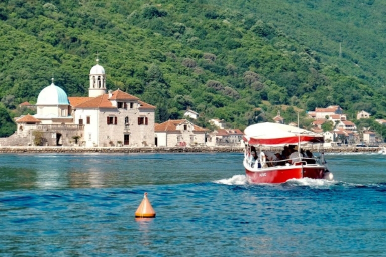 Z Cavtatu: jednodniowa wycieczka po CzarnogórzeZ Cavtatu: całodniowa wycieczka po wybrzeżu Czarnogóry z rejsem statkiem