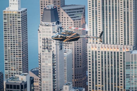 Chicago: Downtown Chicago Helicopter Sightseeing Tour
