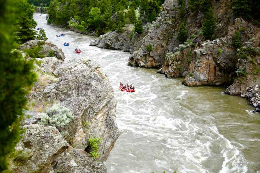 Gardiner: Yellowstone River Wildwasser-Rafting Erlebnis. Foto: GetYourGuide