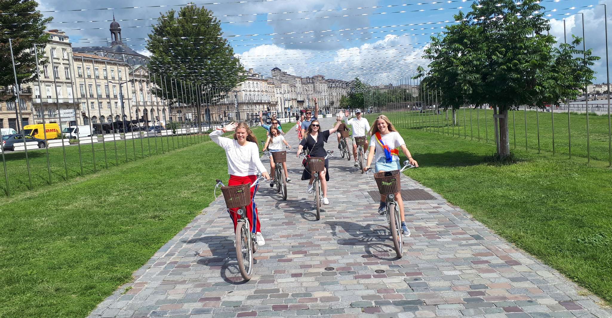 Bordeaux, Guided Bike Tour - Housity